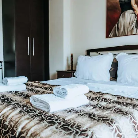 The Interior Design Mirrors Its Traditional Character Daire *